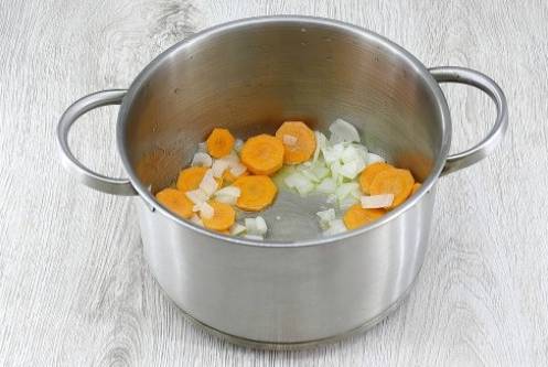 Грибной суп из шампиньонов с сыром и сливками