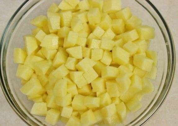 Суп из курицы с лапшой, картошкой, морковью и луком