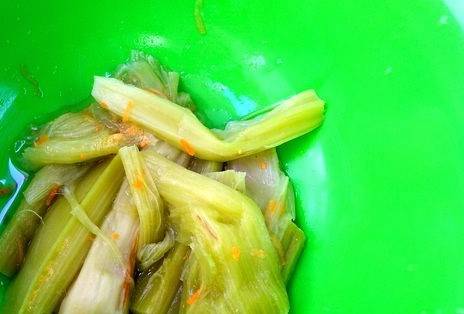 Суп с ревенем и яйцом