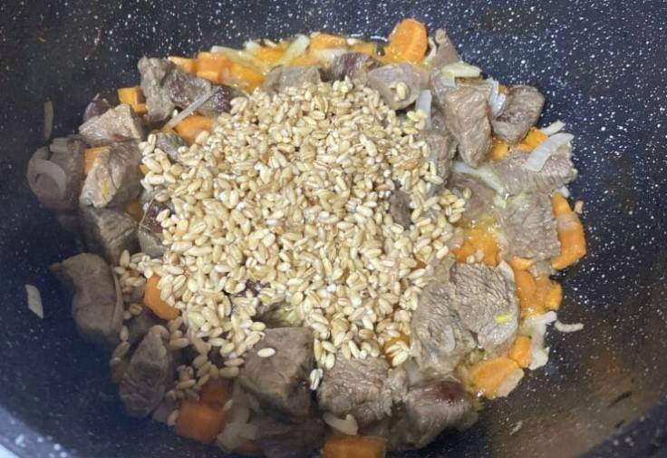Суп с говядиной и перловкой