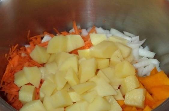 Суп-пюре из тыквы с курицей и картошкой
