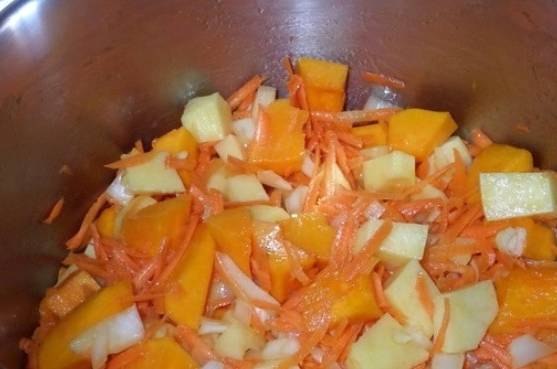 Суп-пюре из тыквы с курицей и картошкой