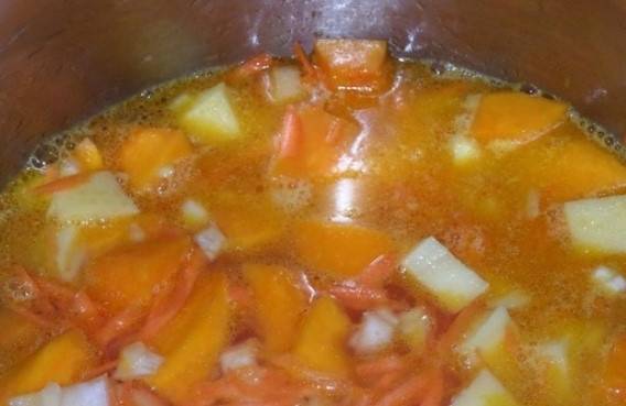 Суп-пюре из тыквы с курицей и картошкой