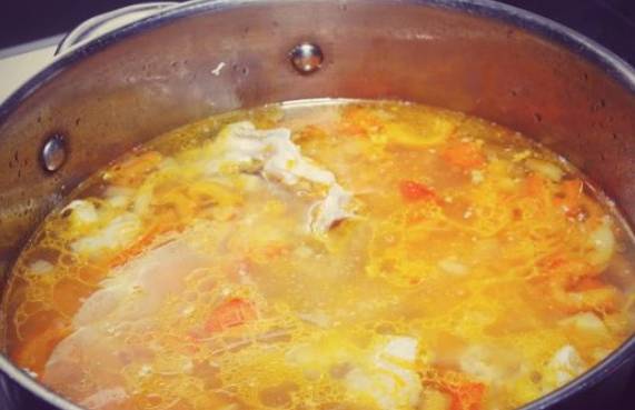 Куриный суп с лапшой и овощами