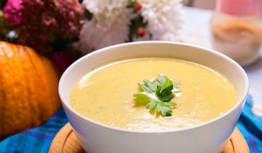 Тыквенный суп с курицей и сливками