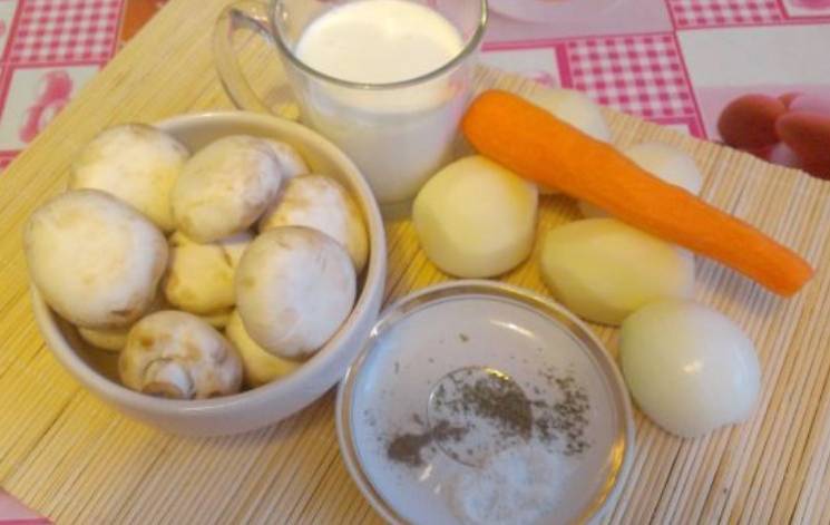 Грибной суп из шампиньонов с картофелем и сливками