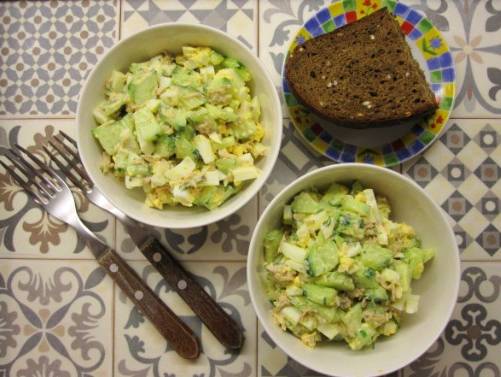 ПП салат с тунцом, яйцом и огурцом