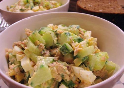 ПП салат с тунцом, яйцом и огурцом