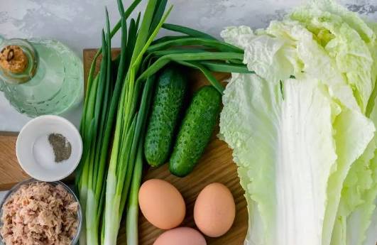 ПП салат с тунцом и пекинской капустой