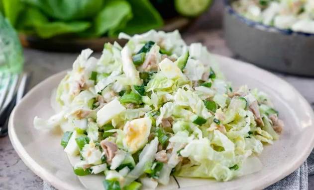 ПП салат с тунцом и пекинской капустой