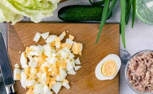 ПП салат с тунцом и пекинской капустой