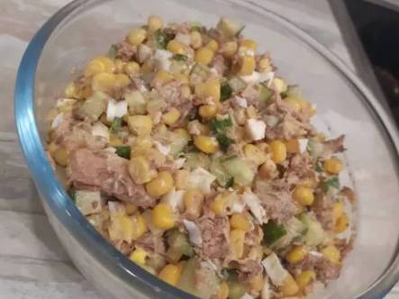 ПП салат с тунцом, кукурузой и яйцом