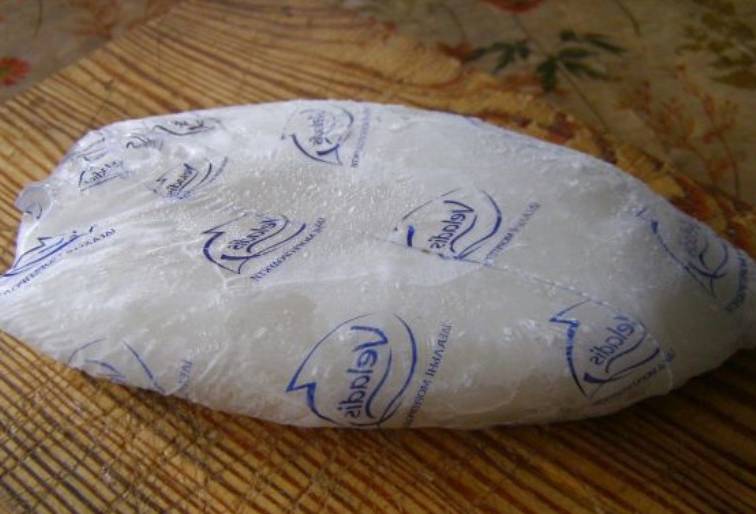 Салат с морепродуктами и икрой