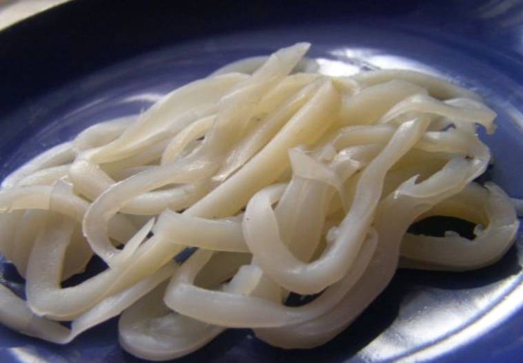 Салат с морепродуктами и икрой