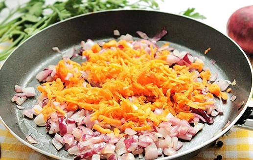 Суп с куриной грудкой и плавленым сыром