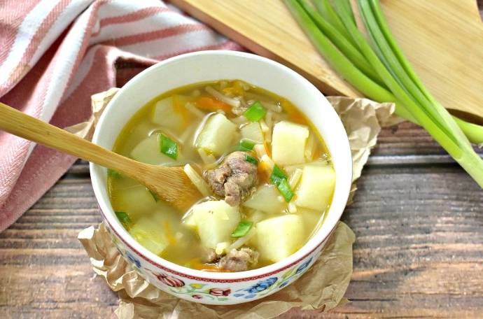 Суп с картошкой и тушенкой