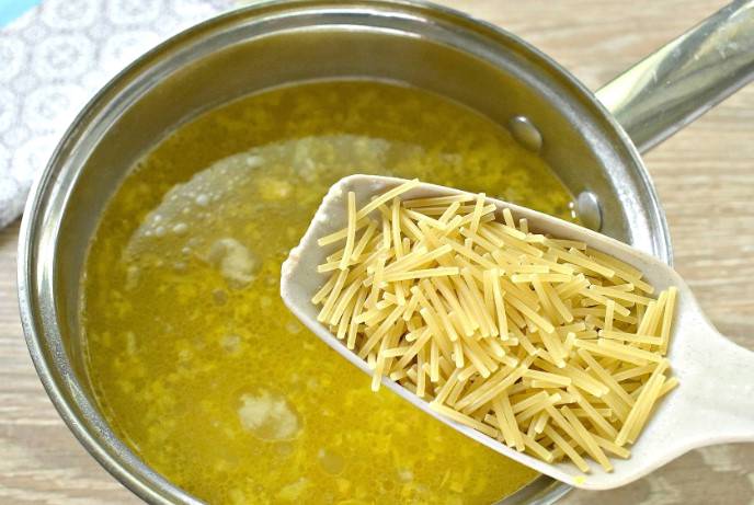 Суп с картошкой и тушенкой