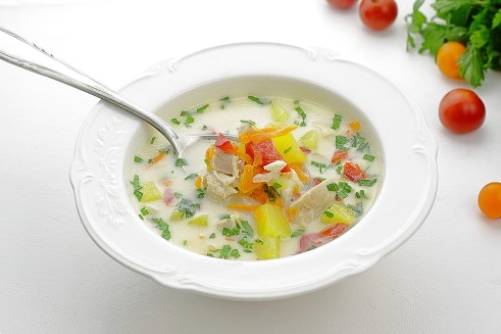 Суп с плавленым сыром, курицей и картошкой