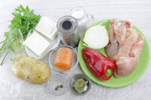 Суп с плавленым сыром, курицей и картошкой