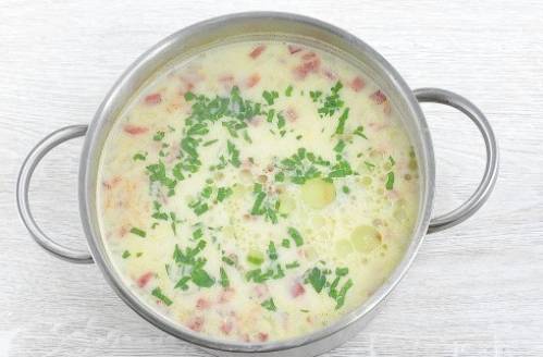 Суп с плавленым сыром, курицей и картошкой