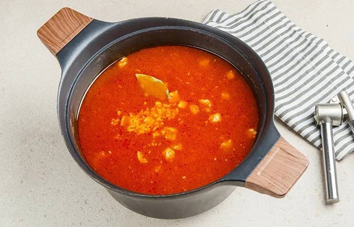Рисовый суп с мясом и картошкой