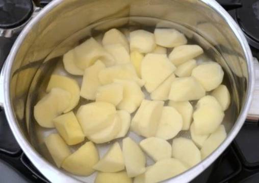Суп-пюре с шампиньонами, картофелем и сливками