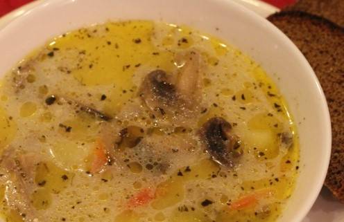 Грибной суп с шампиньонами и плавленым сыром