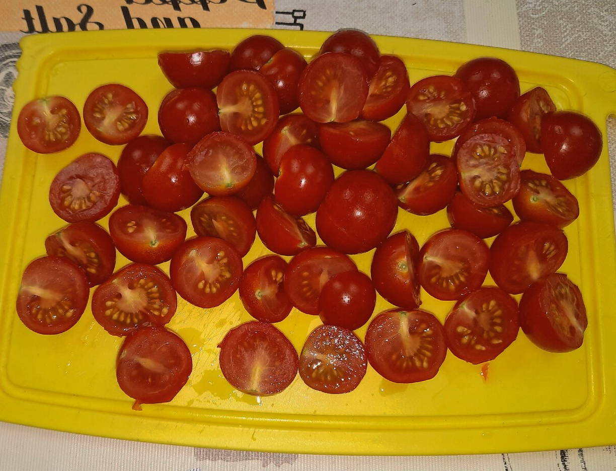 Салат с морепродуктами и моцареллой