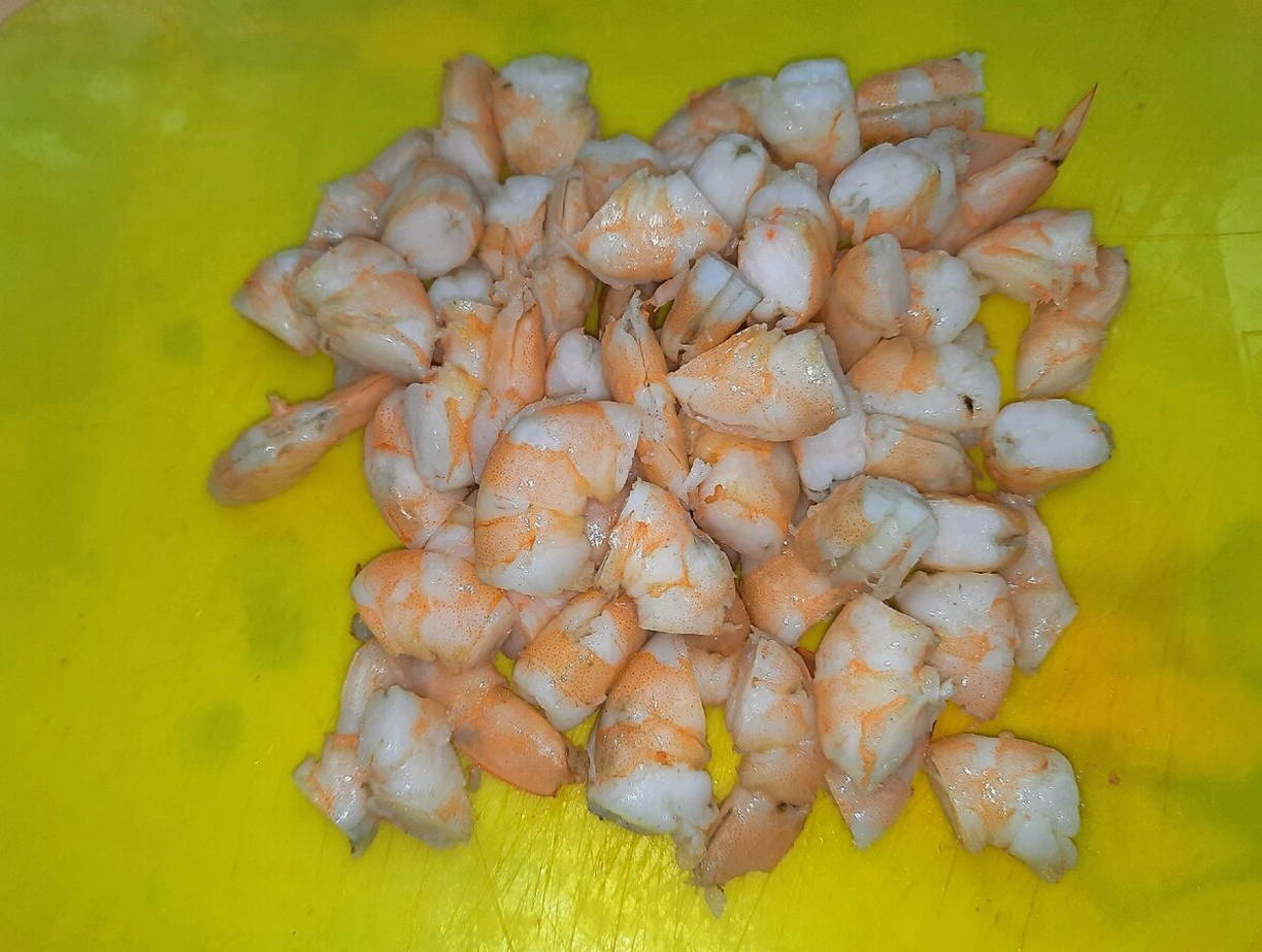Салат с морепродуктами и моцареллой
