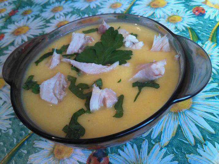 Суп с тыквой, курицей и картофелем