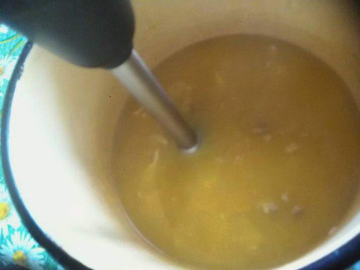 Суп с тыквой, курицей и картофелем