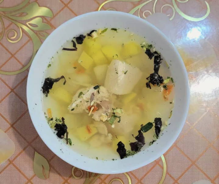 Суп с куриной грудкой и вермишелью