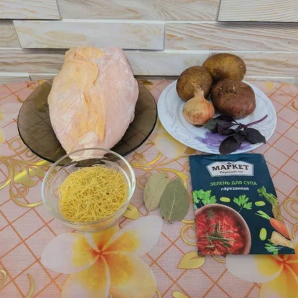 Суп с куриной грудкой и вермишелью