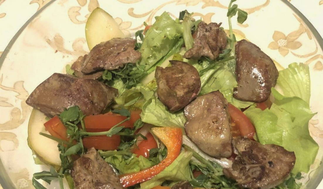 ПП салат с куриной печенью