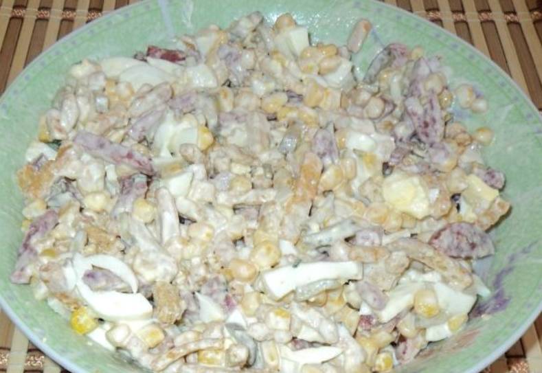 Салат «Анюта» с сухариками