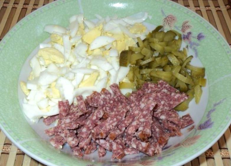 Салат «Анюта» с сухариками
