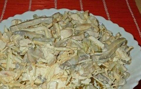 Салат «Английский» с курицей и грибами