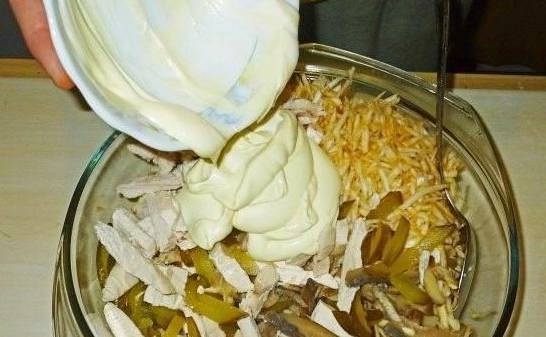Салат «Английский» с курицей и грибами