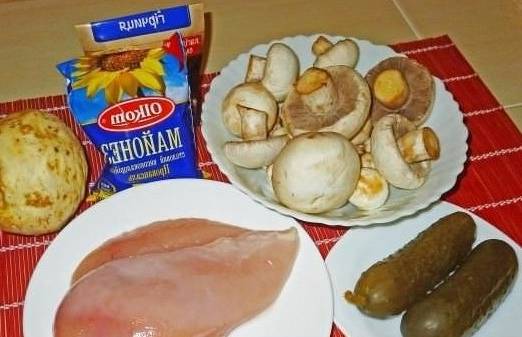 Салат «Английский» с курицей и грибами