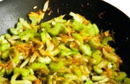 Куриный суп с перловкой и картошкой