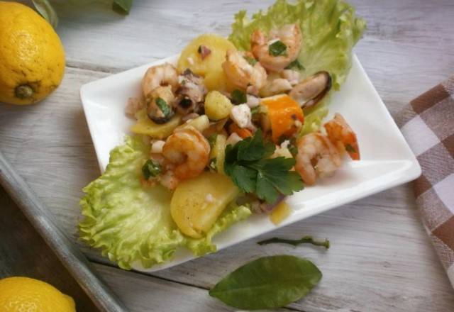 Салат с морепродуктами без майонеза
