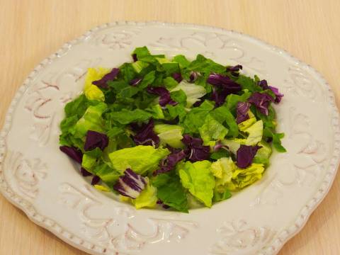 Салат «Айвенго» с копченой курицей