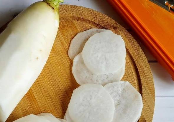 Салат «Генеральский» с редькой и говядиной