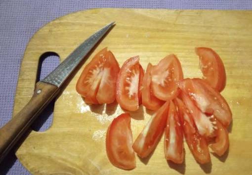 Салат c авокадо, помидорами и яйцами