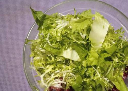 Салат c авокадо, помидорами и яйцами