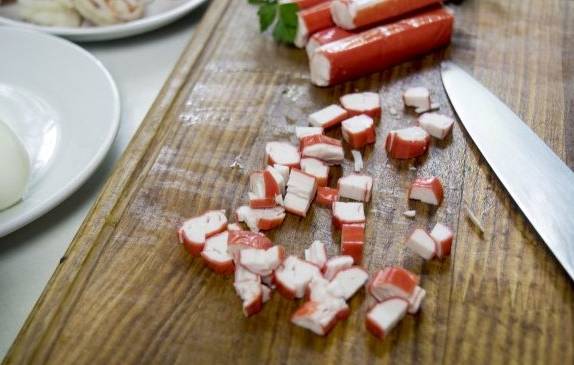 Крабовый салат с морепродуктами