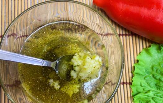Грузинский салат с говядиной, красной фасолью и болгарским перцем