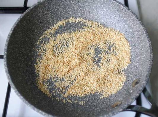 Овощной салат с кунжутным маслом