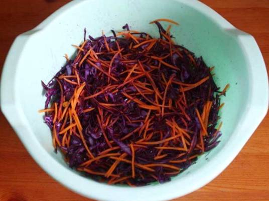 Овощной салат с кунжутным маслом