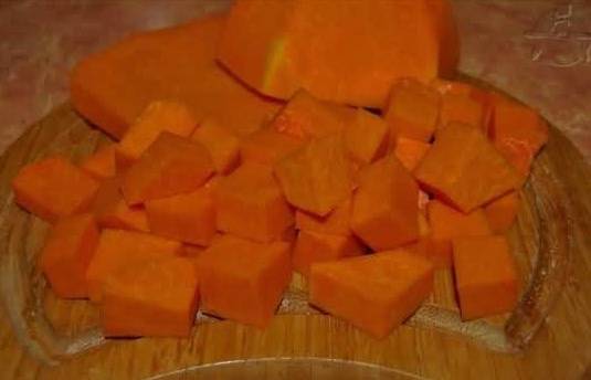 Суп-пюре из тыквы с курицей, картошкой и морковью